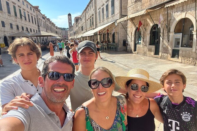 Private History Old Town and City Wall Tour in Dubrovnik - Old Town highlights: Onofrio fountain, Franciscan monastery, and hidden lanes