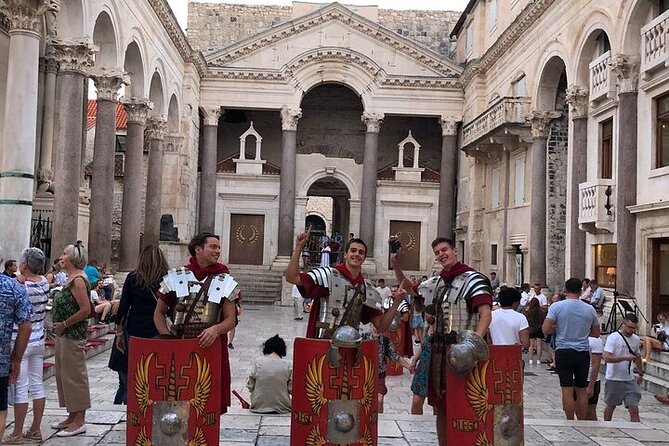 Private History Split Walking Tour in Spanish - Peristyle and Jupiter: Learn the Palace Heart in Spanish