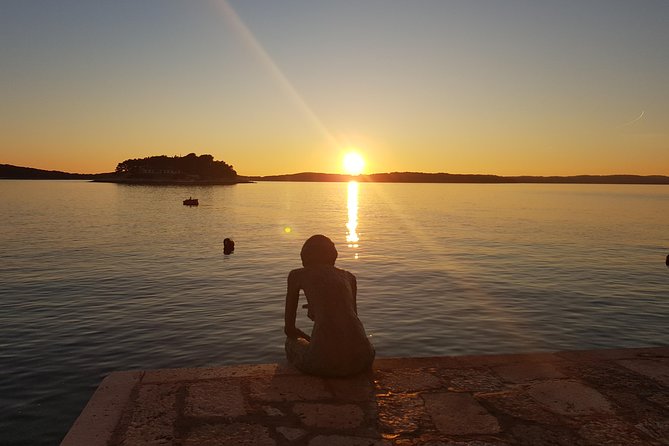 Private Hvar Tour-Historic Old Town, Hidden Gems & Local Stories - Port of Hvar: where the game helps you remember the facts