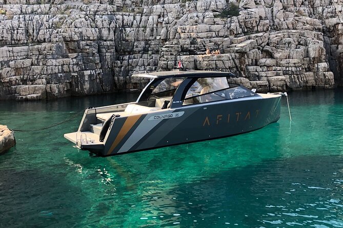 Private Luxury boat from Hvar, Brač and Split - Weather Dependence: When Seas Change Plans