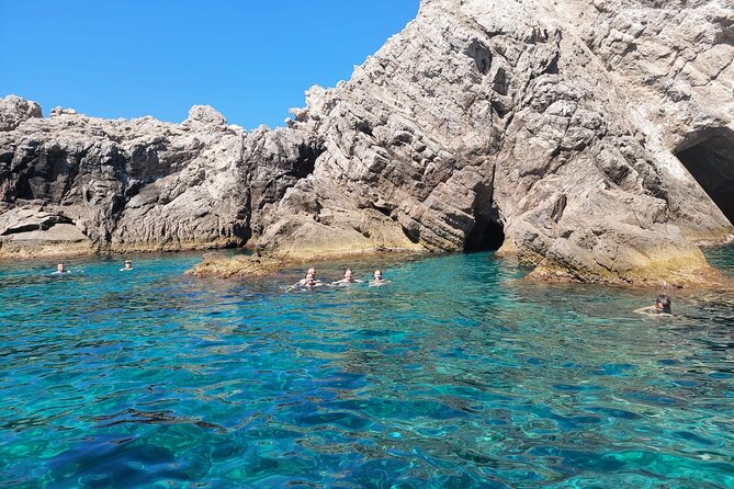 Private luxury speedboat tour-Islands, caves, beaches, snorkeling - Šunj Beach: the relaxing ending with drinks nearby