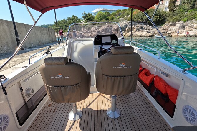 Private luxury speedboat tour-Islands, caves, beaches, snorkeling - Optional Lokrum Island: why it’s not always part of the plan