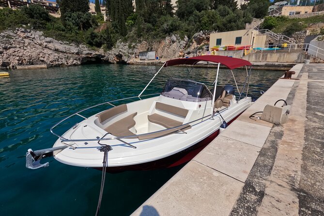Private Speedboat Tour- Blue cave, sandy beaches and snorkelling - Koločep Island and the Blue Cave: When Sunlight Makes the Color