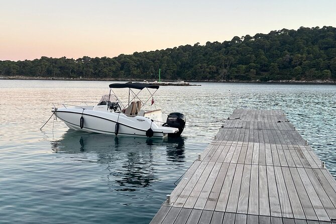Private Speedboat Tour | Caves Beaches Islands and more - Sipan: local cuisine and a hidden-bay mood