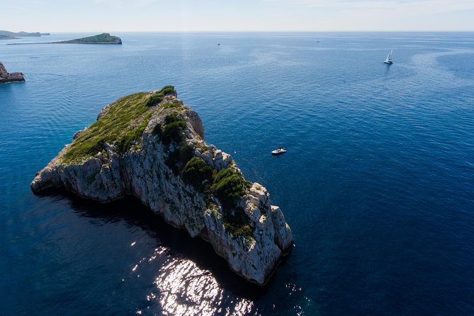Private Speedboat tour to National Park Kornati Islands - Kornati Islands National Park: Lojena bay swimming, snorkeling, and Mana island