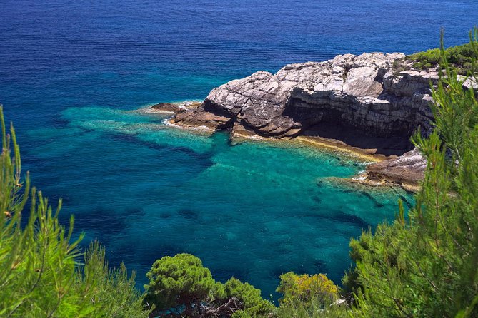 Private speedboat tour to the islands - Koločep Island and the Blue Cave swim-by-snorkel plan