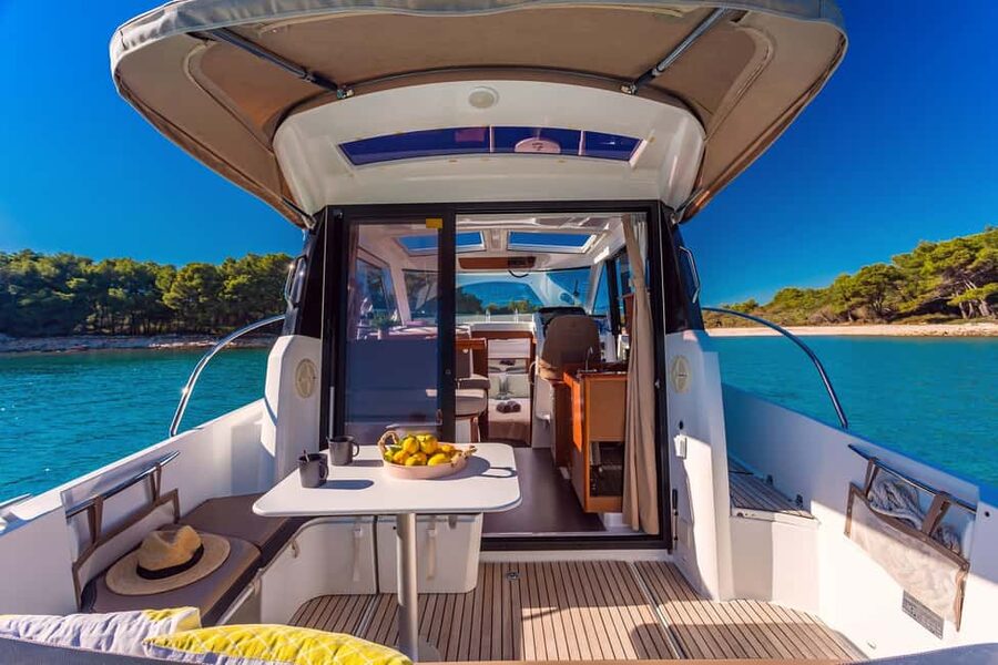 Private speedboat tours Sea Symphony - Rasotica Bay to end the day with quiet water and pine trees
