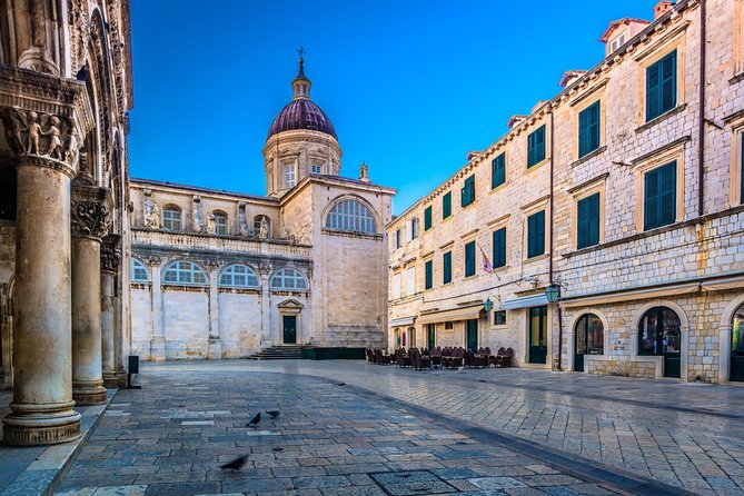 Private Tour: Panoramic Dubrovnik Tour Including Old Town Walking Tour - Dubrovnik walls, Onofrio’s Fountain, and the city’s survival story
