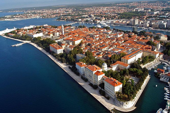 Private Tour: Ston and Peljesac Peninsula Day Trip with Wine Tasting - Lunch in Mali Ston: where the day feels most Croatian