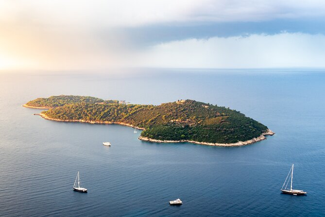 Private Tour: Wine & Sunset Experience at boat - 7:00 pm timing: why this cruise works for sunset photos