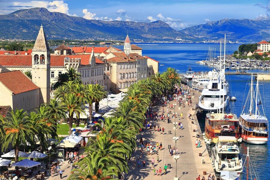Private Trogir walking tour with LOCAL guide - Farmers market stop: where locals shop and chat