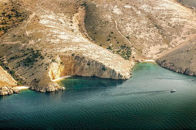 Private Wild Bays Boat Trip with Captain Bobo - Comfort on open water, especially in Bura wind