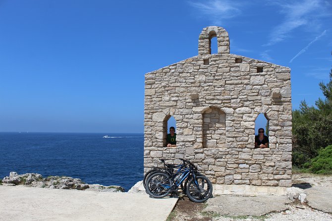 Pula Highlights Bike Adventure - Lungomare: the 4 km promenade that connects three beaches