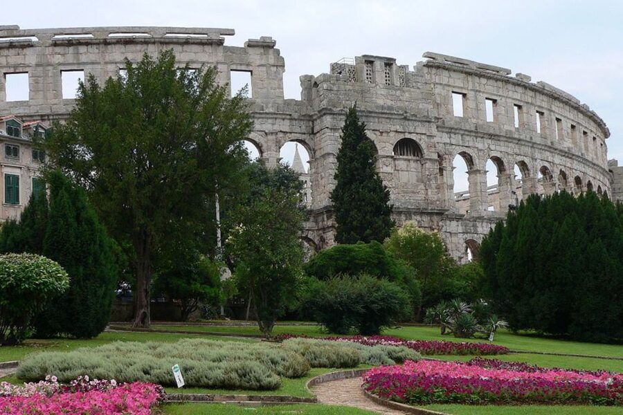 Pula: Historic Walking Tour with Local Guide & City Views - Forum square, August temple remains, and the Venetian city hall