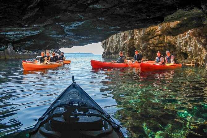 Pula Kayak, Cliffs & Snorkeling Adventure - Valovine Beach Start: Kayak Basics and Fast Comfort