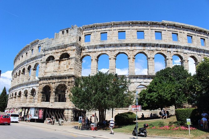 Pula Private 2-Hour Guided Walking Tour - Getting Oriented at Pula Arena and Finishing at the Twin Gates