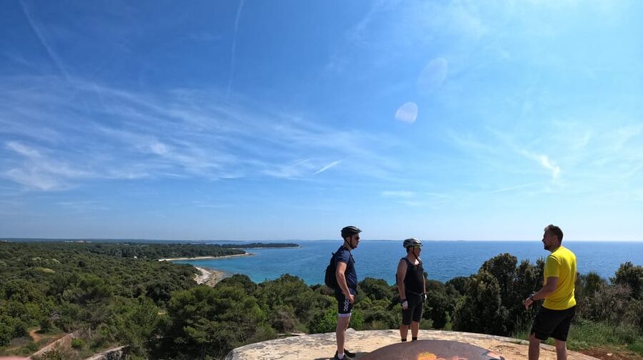 Pula-Vodnjan-Rovinj: E-Bike Tour with wine tasting - A Hidden Beach Stop for Swimming and Snorkeling