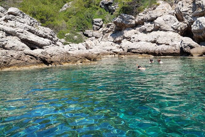 Rent a small boat without skipper - explore the islands and find hidden caves - Price and value: $145.12 per group, plus fuel