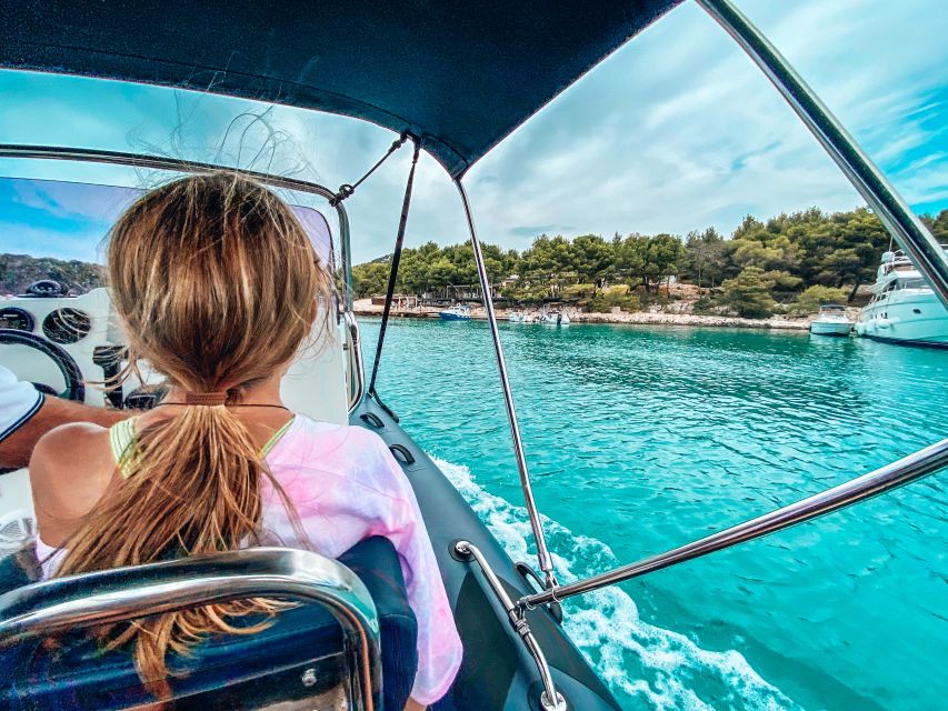 RIVIERA TOUR FROM ŠIBENIK, ZLARIN, PRVIĆ AND TIJAT - The museum of red corals, and how it connects to what you buy