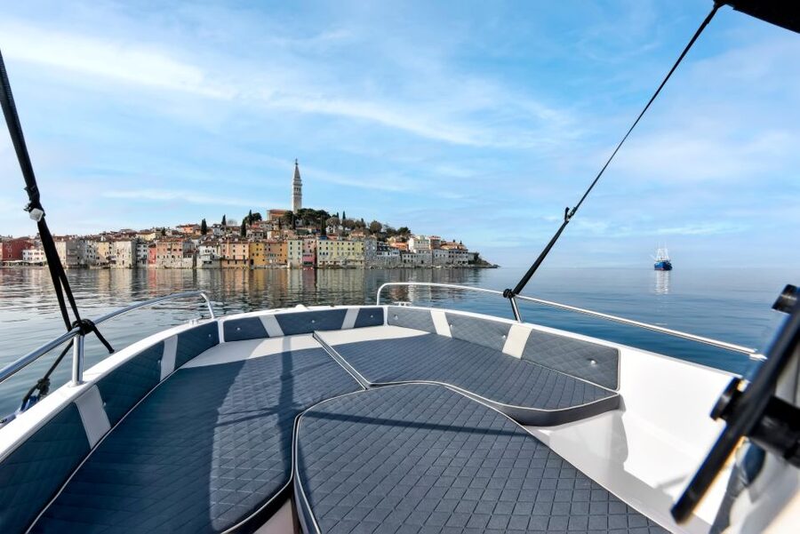 Rovinj: Dolphin Watching Sunset Speedboat Tour with Drinks - Rules Onboard: Small Boat Etiquette You’ll Appreciate Later