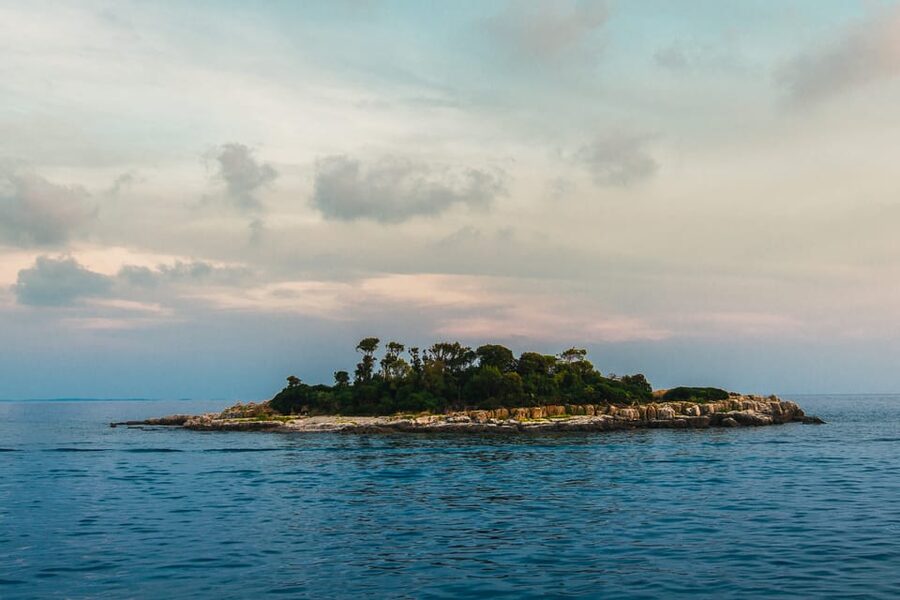 Rovinj half-day cruise: swim stops, drinks & brunch included - What to bring, and what the boat does not provide