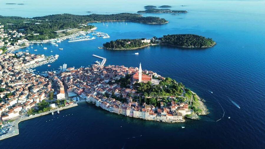 Rovinj: Red Island and Pirate Cave speedboat tour - A Speedboat Morning Around Rovinj, Built for Photos and Swims