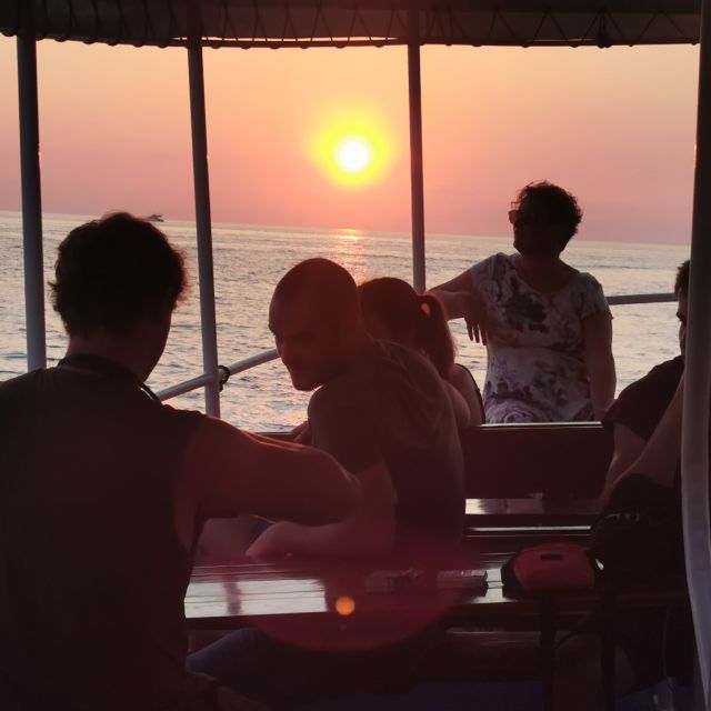 Rovinj: Sunset Boat Trip with Dolphin Watching - Valdibora check-in and parking, plus the early-arrival move