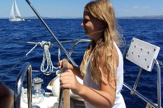 Sailboat tour to the islands - Sailing toward Hvar or Brač, with the wind calling the shots
