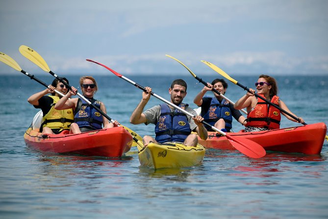 Sea kayaking Postira - Lovrečina (St.Lovre, archaeological site) - Paddling along the coast, past dry stone walls and coves