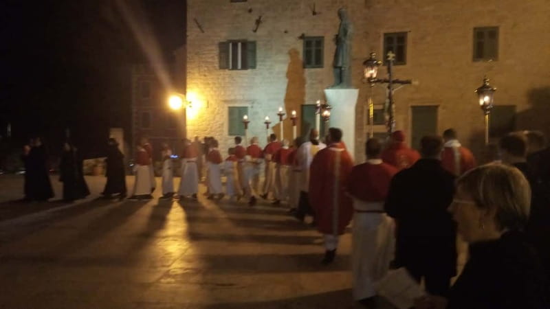 Šibenik: Medieval Night Walking Tour - Chapels, crafts, and the small stops that make the city stick