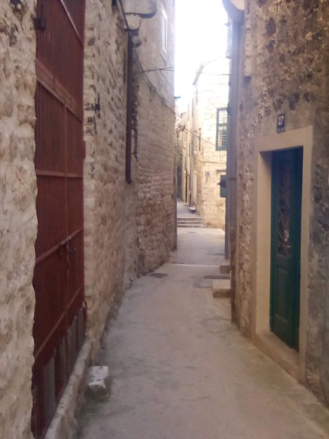 Šibenik walking tour in one hour! - Starting at St. Frane Monastery and the Eastern City Gates