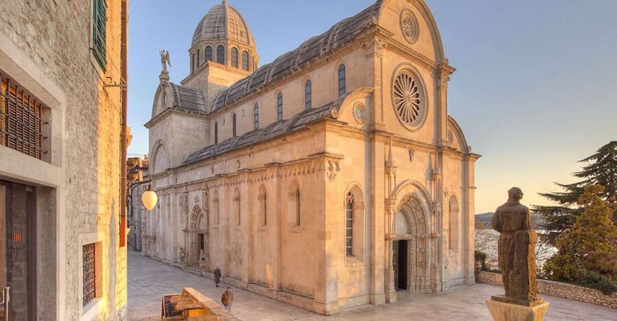 Šibenik walking tour in one hour! - Kalelarga: The Main Street Walk to Cathedral Square