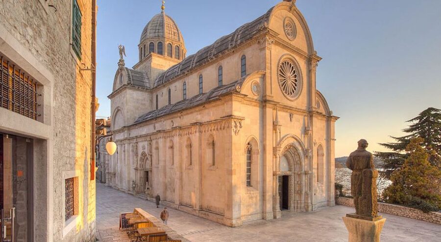 Šibenik walking tour in one hour! - The Old Town Core, Fraternities, and the Šibenik Meter