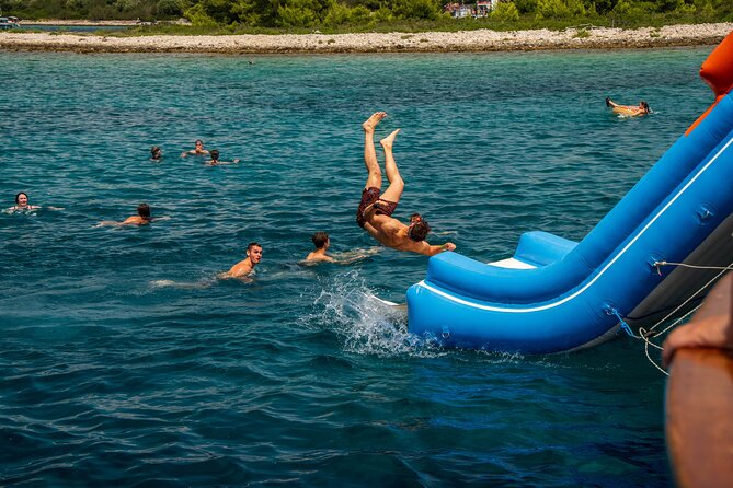 Slatine - Island Hopping Excursion (Trogir/Blue Lagoon/Shipwreck) - Crowds, seating, and small operational risks to plan for
