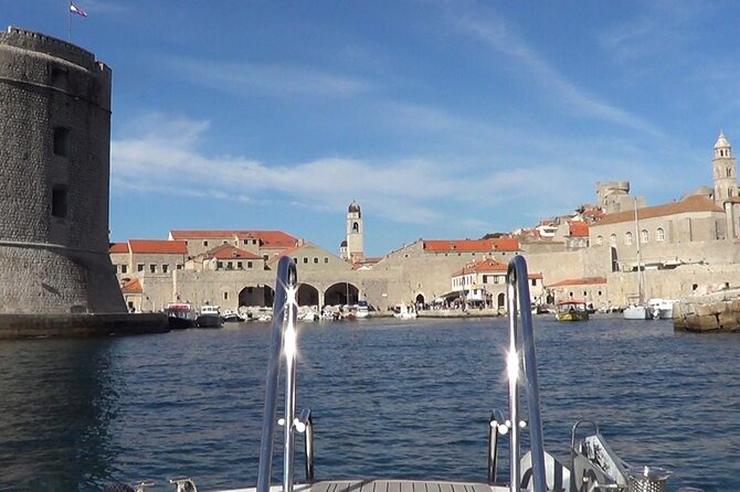Slurp of Grk Korcula Wine Tour | Wine Tasting in Lumbarda - Traditional snacks pairing: more than just a bite