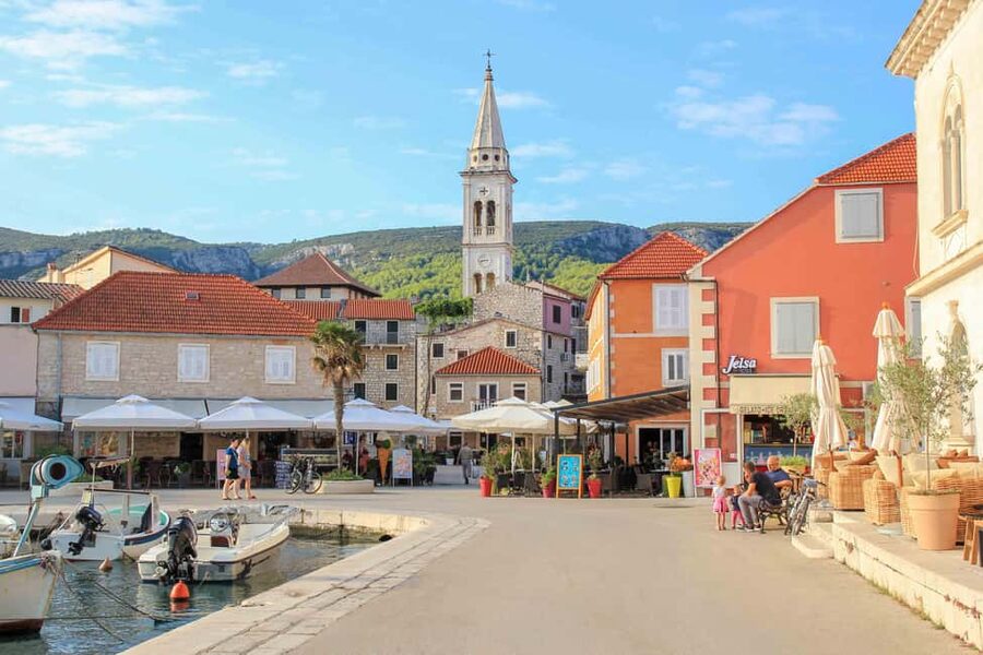 Speedboat to 3 islands: Hvar, Brač, Zečevo with watersports - Jelsa on Hvar: Coffee-Stop Fishing Village Time