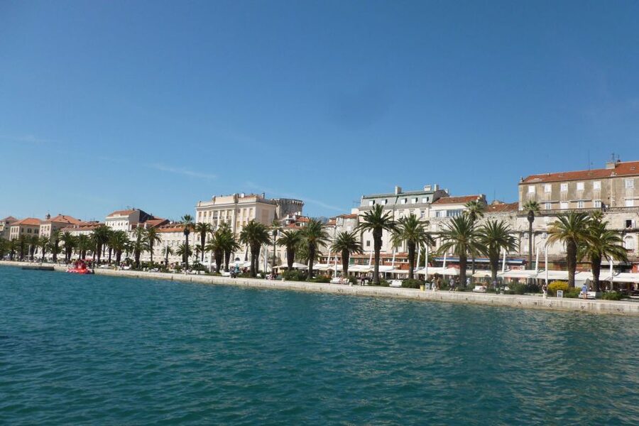 Split: 1.5-Hour Riviera Boat Cruise with a Free Drink - Champagne at golden hour, and why it matters