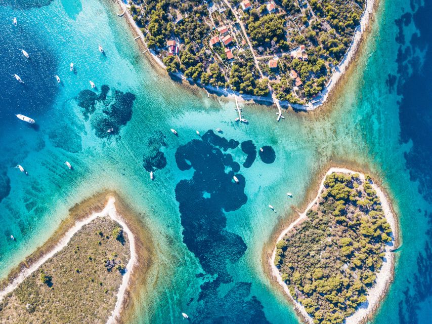 Split: Blue Lagoon and Šolta Boat Tour with Lunch and Drinks - From Split or Stobreč to Open Water: How the Day Flows