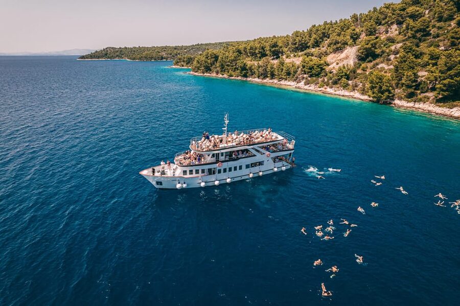 Split: Blue Lagoon, Shipwreck and Šolta with Food and Drinks - Nečujam Bay shipwreck swim: what to expect and how to enjoy it
