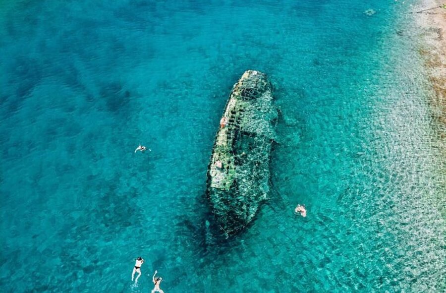 Split: Blue Lagoon, Shipwreck and Šolta with Food and Drinks - Meeting on Split Riva Promenade: arrive early and aim for deck shade