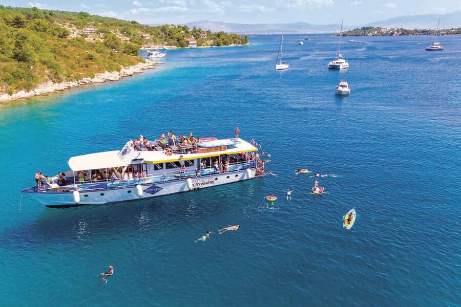 Split: Blue Lagoon, Shipwreck, & Šolta with Lunch & Drinks - Key things to know before you go