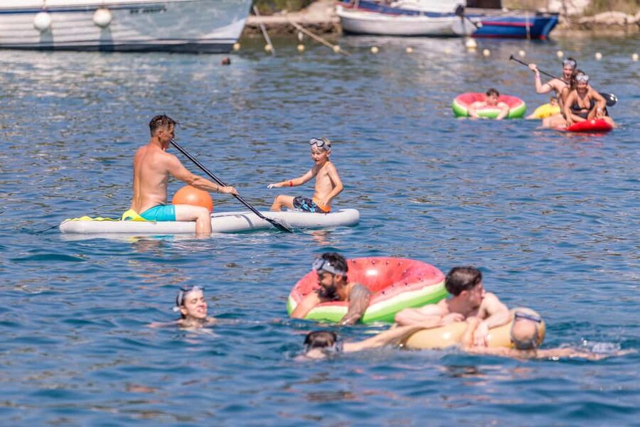 Split: Blue Lagoon, Shipwreck, & Šolta with Lunch & Drinks - Maslinica on Šolta: Small-Town Time Between Swims