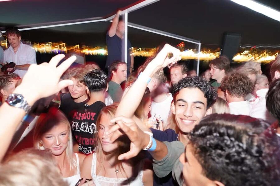 Split: Boat Crawl with Nightclub Access, Shots, & Boat Party - Tips for a Smooth Night on the Boat, Plus Outside Alcohol Rules
