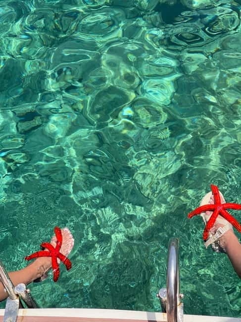 Split: Boat Tour to Blue Cave, Vis, Blue Lagoon, Hvar, Brač - Meeting Point in Split: Find the Big RED Letters