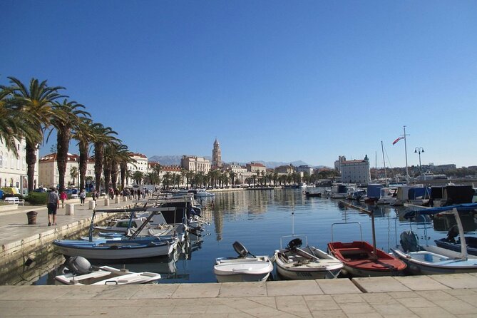 Split by Private Electric Rickshaw - Palace & Hidden Gems - The free drink stop that makes the tour feel human