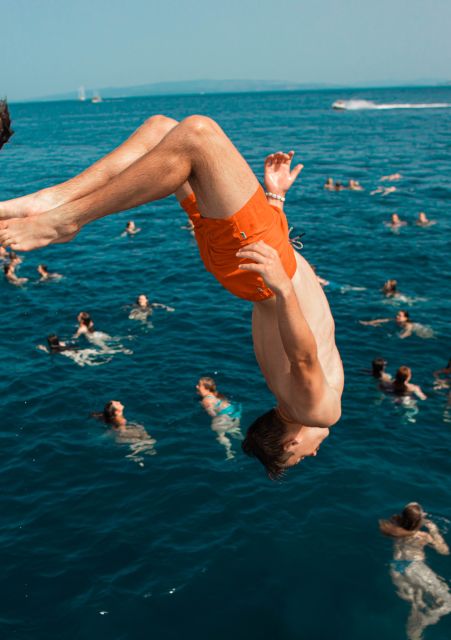 Split: Captain’s Boat Party – Blue Lagoon, DJ & Free Shots - Back to Split by 19:00: panoramic cruise and free nightclub entry