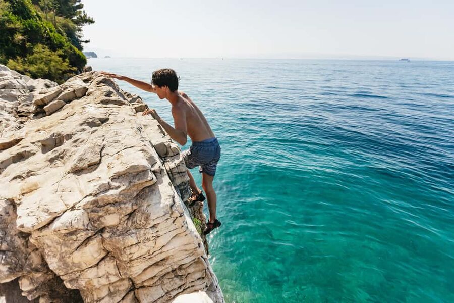 Split: Cliff Jumping & Deep Water Solo Tour - Why Split Works So Well for Deep Water Solo and Cliff Jumps