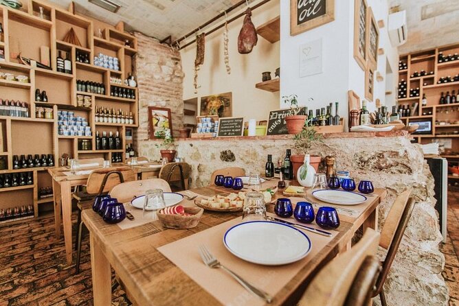 Split: Diocletian's Palace Walking and Wine Tasting Tour - Start at Golden Gate, then glide through Old Split