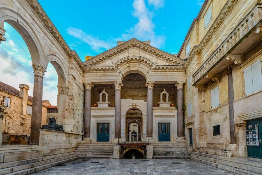 Split: Game of Thrones Tour with Diocletian's Palace Cellar - Diocletian’s Palace cellars: where the show’s mood becomes stone