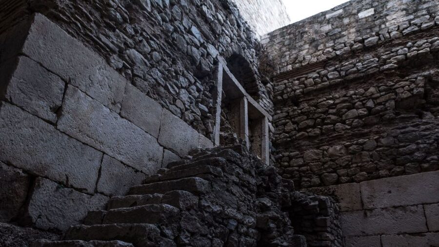 Split: Game of Thrones Tour with Diocletian's Palace Cellar - Getting to the start on Split’s Riva promenade